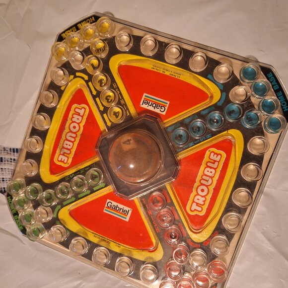 trouble board game - Picture 7 of 12